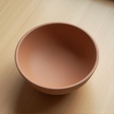 Flache, minimalistische unglasierte Keramikschale